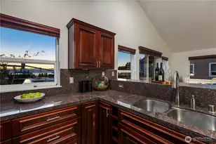 524 6th Ave W, Seattle, WA 98119 - Photo 6