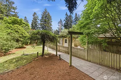 15749 Wallingford Avenue N, Shoreline, WA 98133 - Photo 26