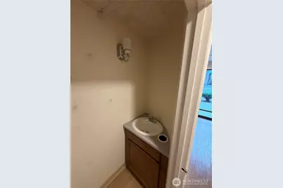 2519 1st Avenue #(R), Seattle, WA 98121 - Photo 14