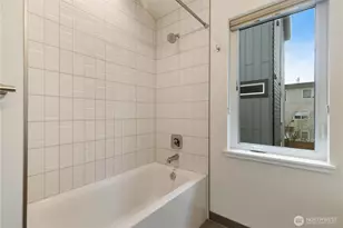 115 N 105th St, Seattle, WA 98133 - Photo 24