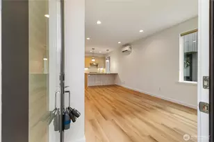 115 N 105th St, Seattle, WA 98133 - Photo 2