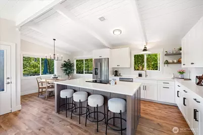9514 Goodman Avenue, Gig Harbor, WA 98332 - Photo 6
