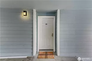 975 Aberdeen Ave NE, Renton, WA 98056 - Photo 2