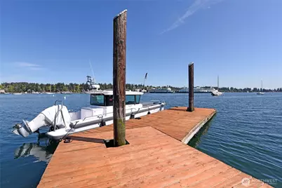 5834 Packard Lane NE, Bainbridge Island, WA 98110 - Photo 2