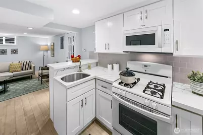 954 19th Avenue E, Seattle, WA 98112 - Photo 24