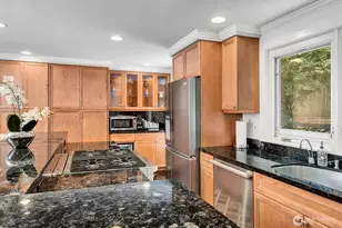 10603 NE 60th St, Kirkland, WA 98033 - Photo 12