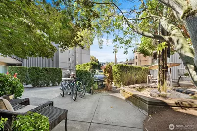 752 Bellevue Avenue E #212, Seattle, WA 98102 - Photo 18
