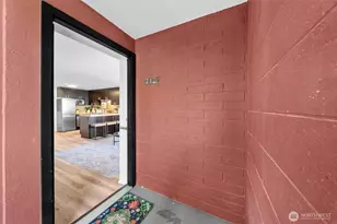 752 Bellevue Ave E, Seattle, WA 98102 - Photo 16