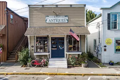 15 Front Street NW, Coupeville, WA 98239 - Photo 1