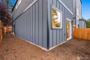 811 NE 125th St, Seattle, WA 98125 - Photo 34