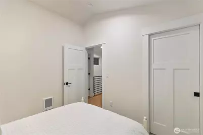 811 NE 125th Street #B, Seattle, WA 98125 - Photo 26