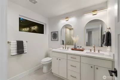 811 NE 125th Street #B, Seattle, WA 98125 - Photo 20