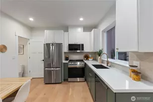 811 NE 125th St, Seattle, WA 98125 - Photo 4