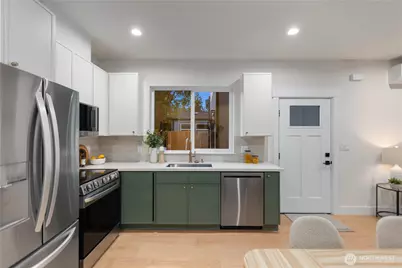 811 NE 125th Street #B, Seattle, WA 98125 - Photo 6
