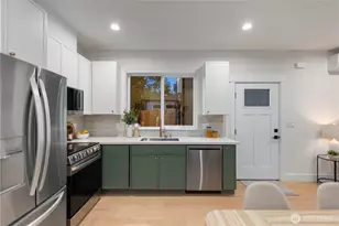 811 NE 125th St, Seattle, WA 98125 - Photo 6