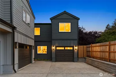 811 NE 125th Street #B, Seattle, WA 98125 - Photo 1