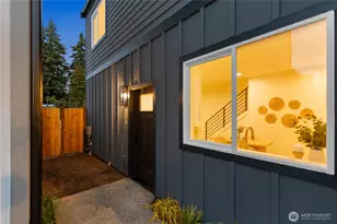 811 NE 125th St, Seattle, WA 98125 - Photo 2