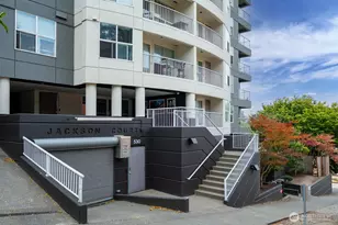 530 Melrose Ave E, Seattle, WA 98102 - Photo 2