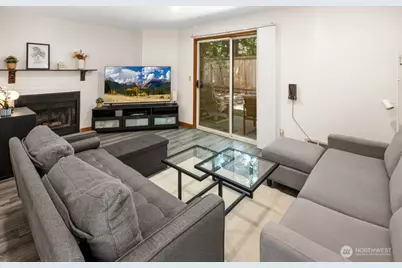 18910 Bothell Everett Highway #D4, Bothell, WA 98012 - Photo 2