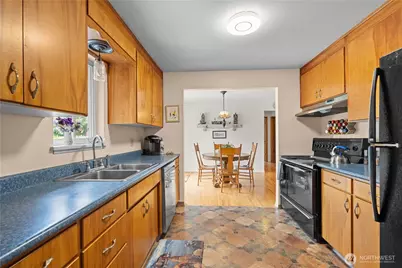 8715 18th Avenue E, Tacoma, WA 98445 - Photo 8