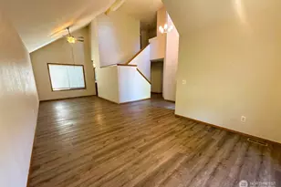 205 Spring Pl, Enumclaw, WA 98022 - Photo 2