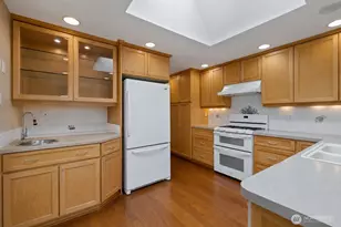 6107 Hawthorne Terrace NE, Tacoma, WA 98422 - Photo 10