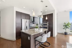 10610 NE 9th Pl, Bellevue, WA 98004 - Photo 12