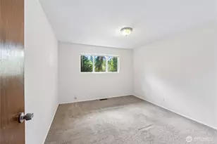 1033 151st Ave SE, Bellevue, WA 98007 - Photo 18