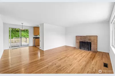 1033 151st Avenue SE, Bellevue, WA 98007 - Photo 4