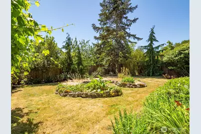745 N 97th Street, Seattle, WA 98103 - Photo 34