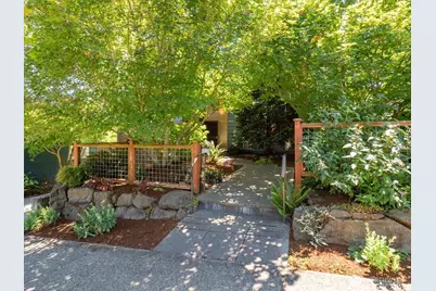 745 N 97th Street, Seattle, WA 98103 - Photo 2