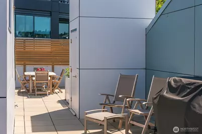2804 Fairview Avenue E, Seattle, WA 98102 - Photo 30
