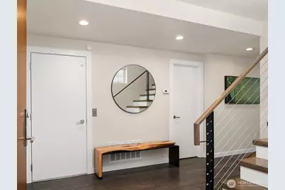 2804 Fairview Avenue E, Seattle, WA 98102 - Photo 4