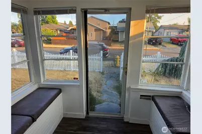 225 14th Street SE, Auburn, WA 98002 - Photo 2