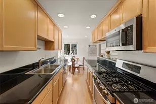 6831 37th Ave NE, Seattle, WA 98115 - Photo 6