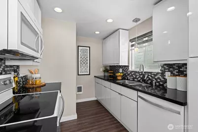 5912 California Avenue SW #201, Seattle, WA 98136 - Photo 20
