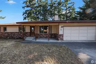 368 NW Columbia Dr, Oak Harbor, WA 98277 - Photo 1