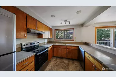 368 NW Columbia Drive, Oak Harbor, WA 98277 - Photo 4