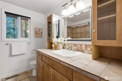 21926 SE 37th St, Sammamish, WA 98075 - Photo 28