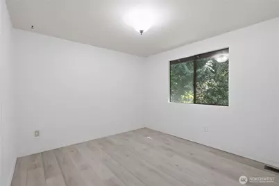 21926 SE 37th St, Sammamish, WA 98075 - Photo 32