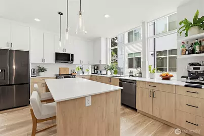 902 N 86th Street, Seattle, WA 98103 - Photo 10