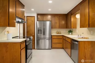 1325 NW 200th St, Shoreline, WA 98177 - Photo 14