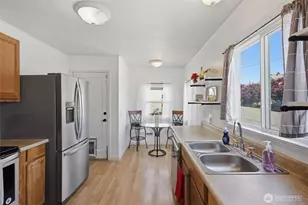 1812 23rd St, Everett, WA 98201 - Photo 12
