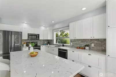 24305 SE 42nd Place, Sammamish, WA 98029 - Photo 8