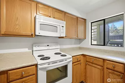 25131 98th Place S #B205, Kent, WA 98030 - Photo 4