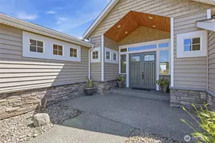 2746 Taylor Rd, Oak Harbor, WA 98277 - Photo 2