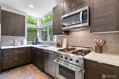 310 21st Avenue #A, Seattle, WA 98122 - Photo 4