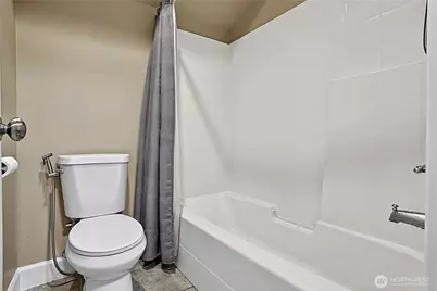 6916 50th St W, University Place, WA 98467 - Photo 26
