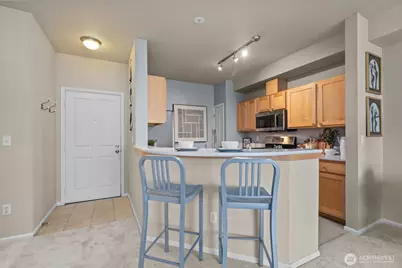 560 225th Lane NE #B202, Sammamish, WA 98074 - Photo 8