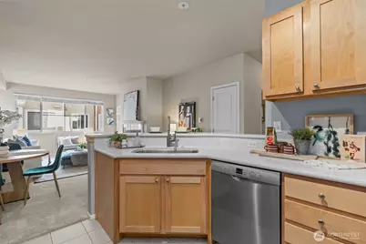 560 225th Lane NE #B202, Sammamish, WA 98074 - Photo 12